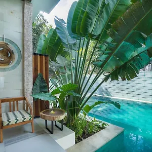 Maha Lokha Balangan Jimbaran (Bali)