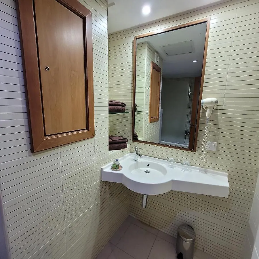 Hotel Tiba Tunis 3*,